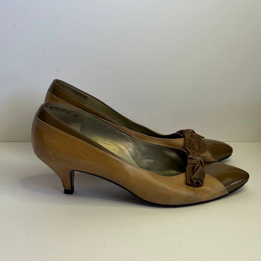 VTG Yves Saint Laurent Leather Pumps w a Bow Accent and Patent Leather Toe Cap